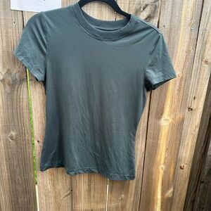 7 Diamonds Women's Short Sleeve Crew Neck T-Shirt Green Size S
